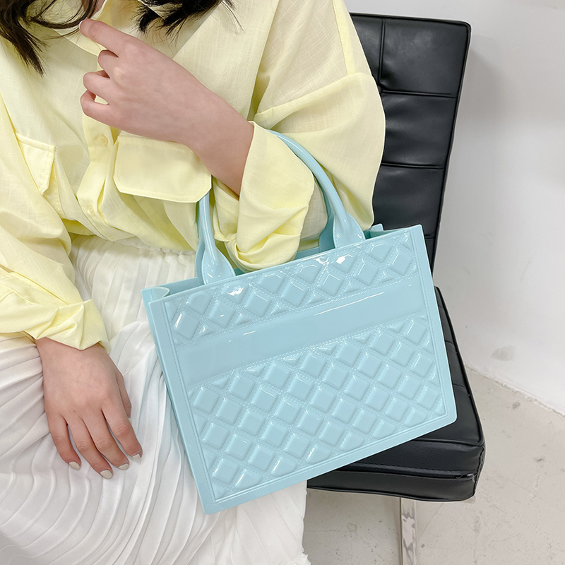 Hot sales in foreign trade 2025 Summer New trendy large-capacity PVC jelly bag, high-end fashion handbag, tote women's bag Application Scenario
