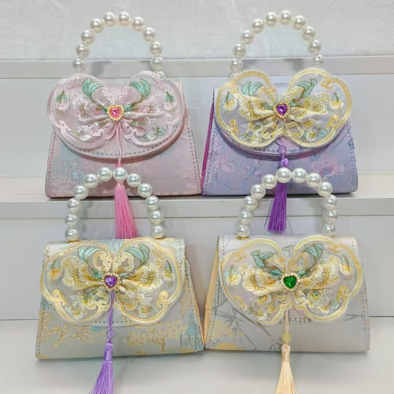 Chinese-style bow pearl handbag, princess crossbody chain bag, ancient-style Hanfu children's accessory bag, girls' gift details Picture