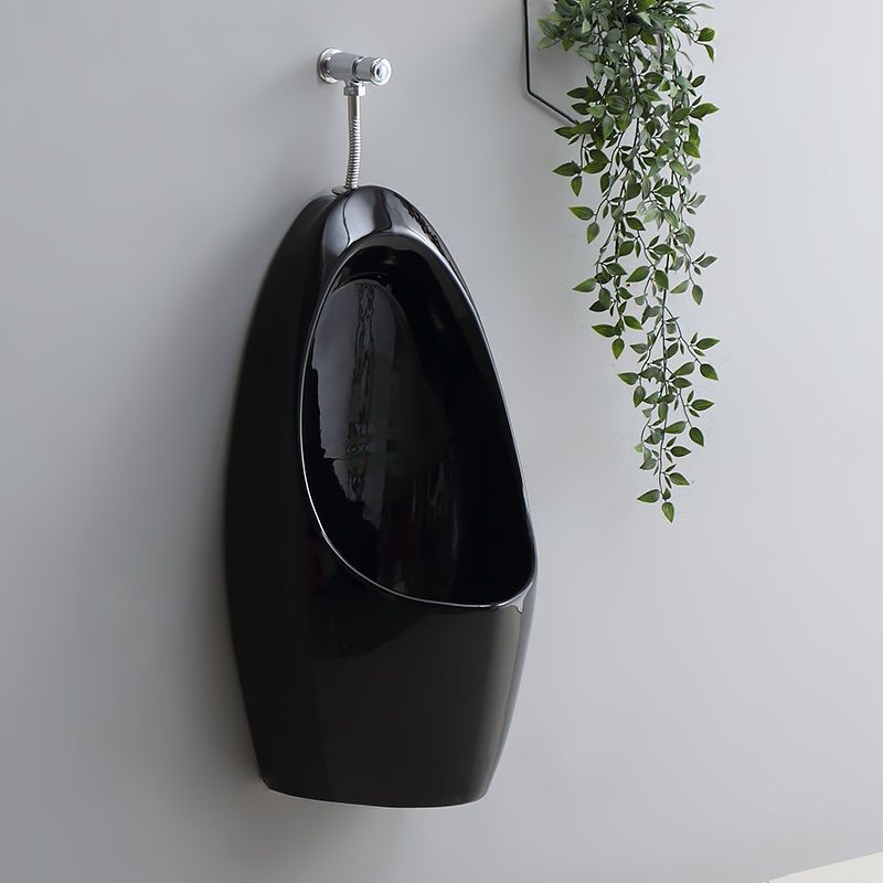 Household adult black urinal, ceramic automatic sensor urinal, floor-standing wall-mounted bathroom, men's toilet Application Scenario