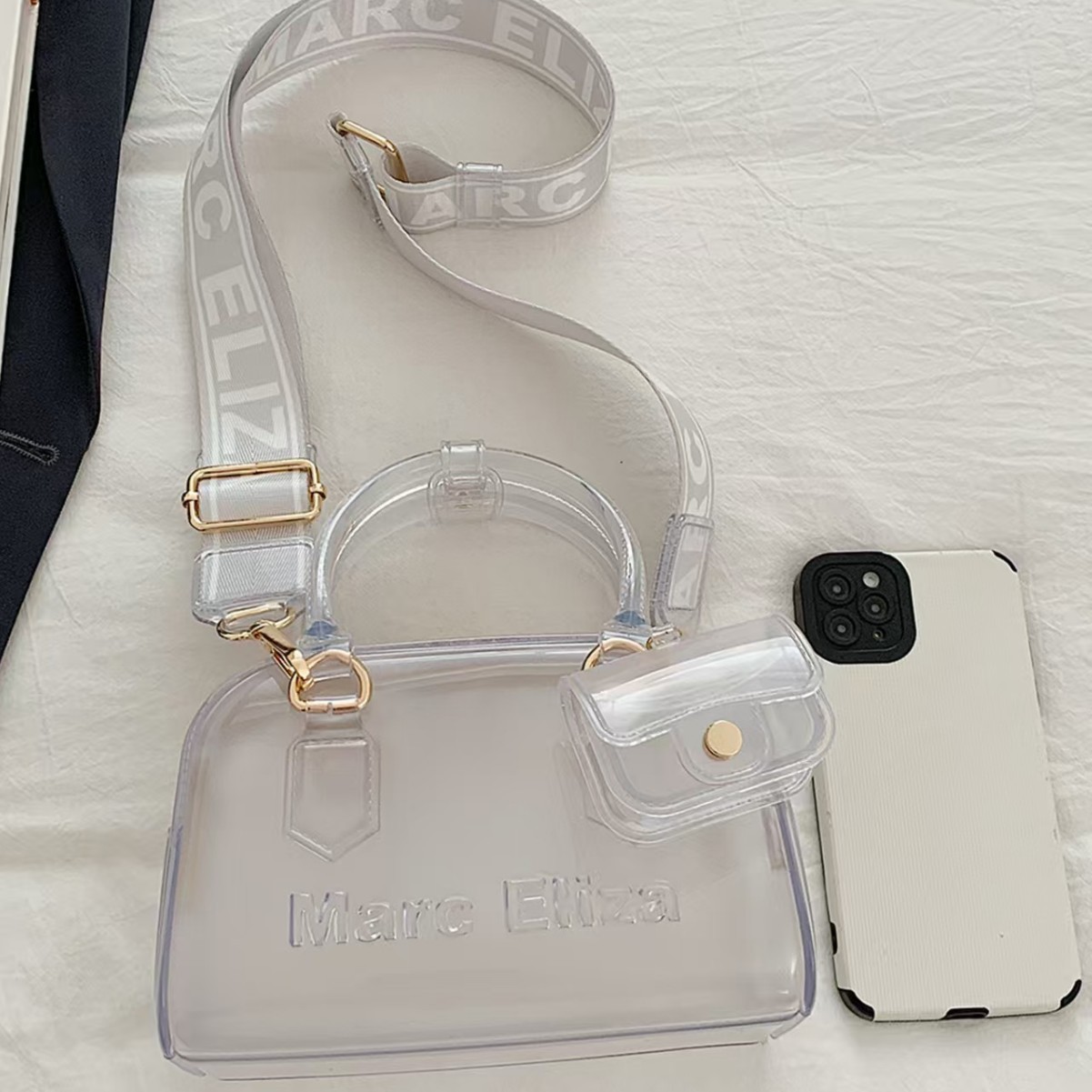 2025 New cross-border bestseller Transparent jelly bag, fashionable and versatile soft handle handbag, summer women's crossbody bag Application Scenario