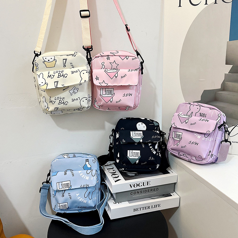 New fashionable nylon single-shoulder bag for women 2024 summer, cute cartoon pattern mini versatile crossbody bag wholesale full figure