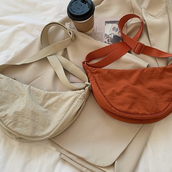 New women's crossbody bag, fashionable and casual nylon dumpling bag, versatile women's single-shoulder bag, trendy and lightweight small cloth bag Application Scenario