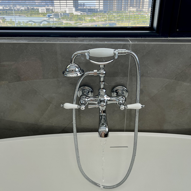 French retro brass chrome-plated wall-mounted shower head set, electroplated simple bathtub, telephone with ceramic faucet full figure