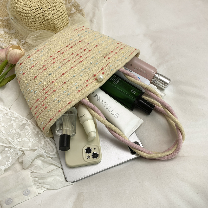 Hand-woven straw bag 2025 new fashion ins vacation-style vegetable basket bag, women's rattan hand-held beach bag Application Scenario