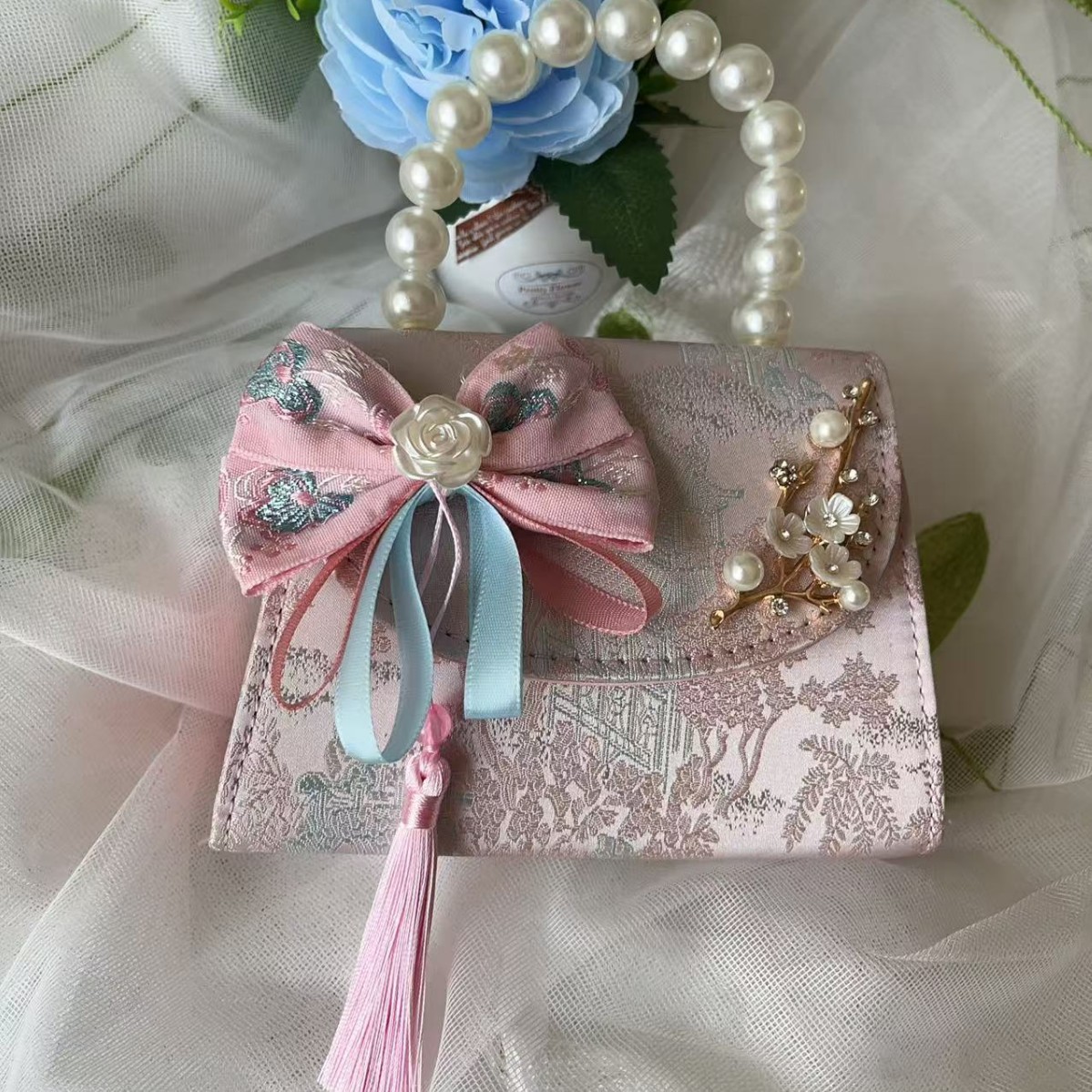 "Girl Princess Bag 2025 Autumn New Girls' Cute Tassel Lace Crossbody Bag Chinese Style Aisha Pearl Handbag. details Picture