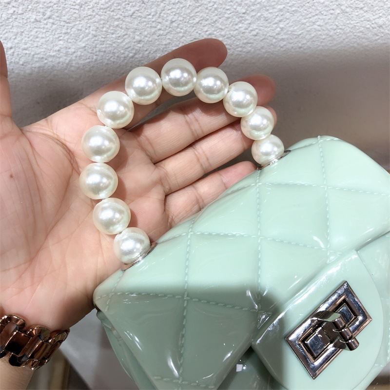 2025 New products: pvc mini jelly bag, diamond-shaped chain bag, mini bag, pearl handbag, children's bag, small shoulder bag Application Scenario