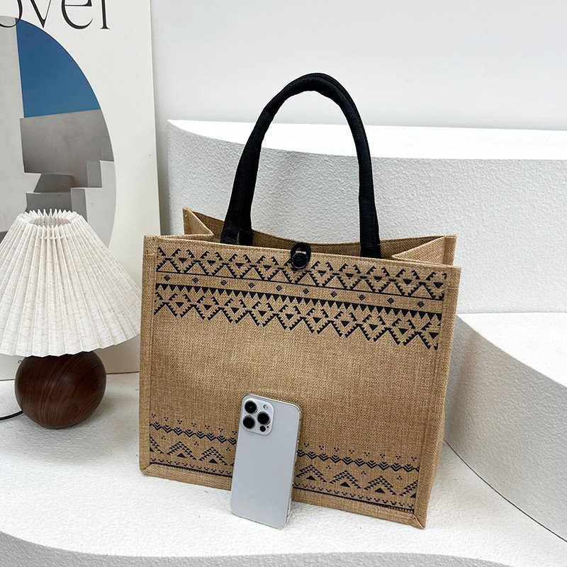 Linen tote bag 2024 new model, large-capacity, high-end commuting mommy bag, ins cosmetics storage bag Application Scenario