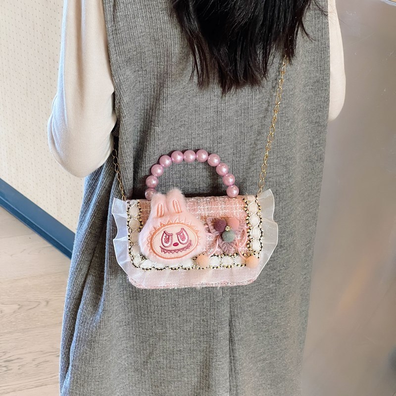 New stylish children's bags: cartoon loose change shoulder bag, tweed little chanel-style crossbody bag, princess pearl handbag Application Scenario