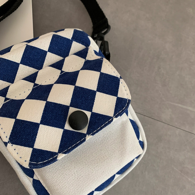 2024 New canvas bag, checkered and color-blocked women's bag, trendy and fashionable single-shoulder bag, fresh student mobile phone crossbody women's bag Specification drawing