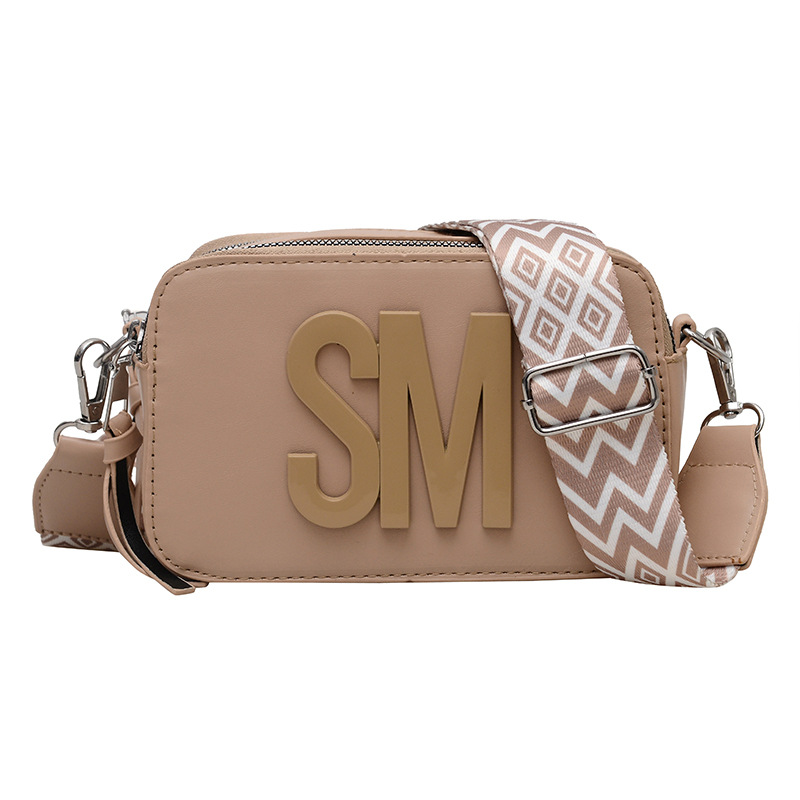 A new large-capacity, trendy and versatile women's bag, a casual, single-shoulder, small square bag with a wide shoulder strap and letter-shaped crossbody bag Item Picture