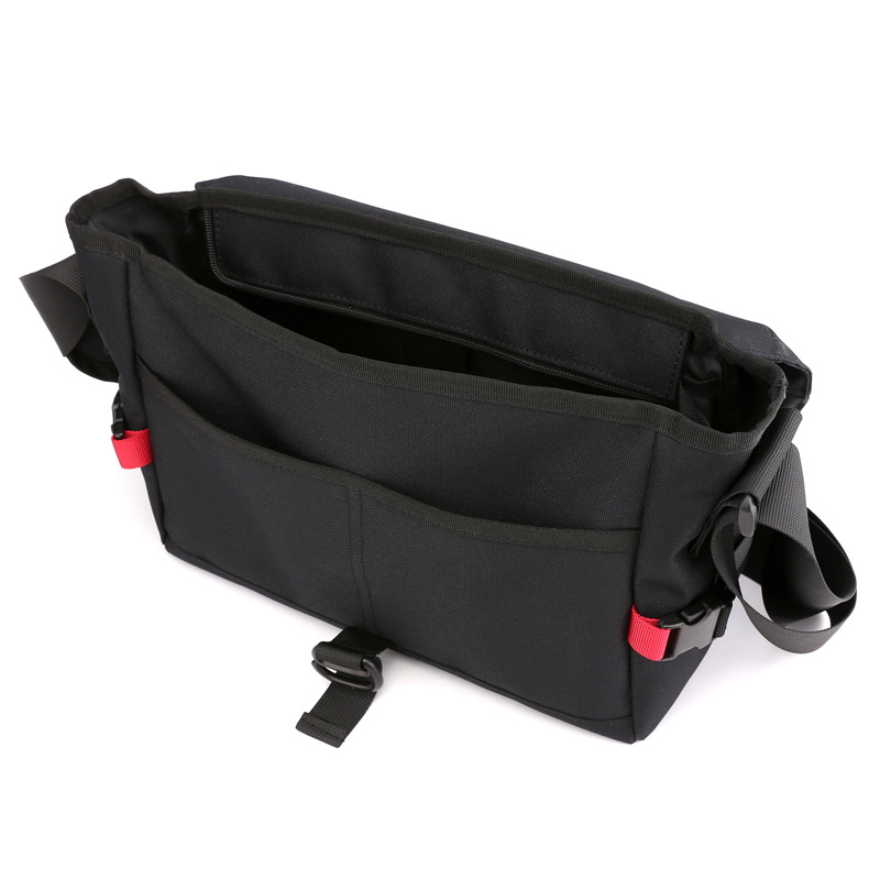 Factory direct sales of new men's trendy and cool crossbody bags, waterproof Oxford fabric men's bags, practical business computer bags, single-shoulder bags Application Scenario