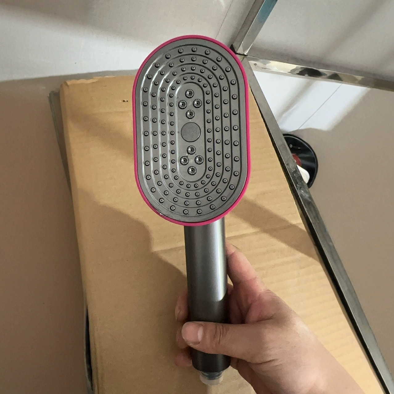 Wholesale of popular 360-degree water heaters, shower heads, pressurized fine water pressure boosting (in stock and available) full figure