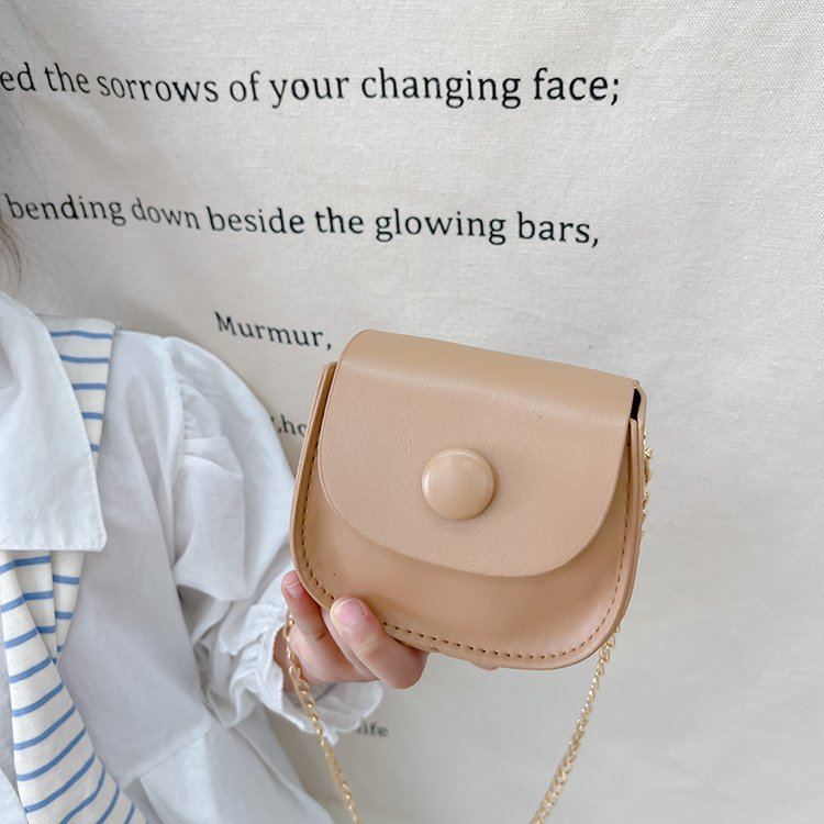 2023 Casual Kids, cute decorative small crossbody bag for children, simple solid-color chain small leather bag for girls Application Scenario