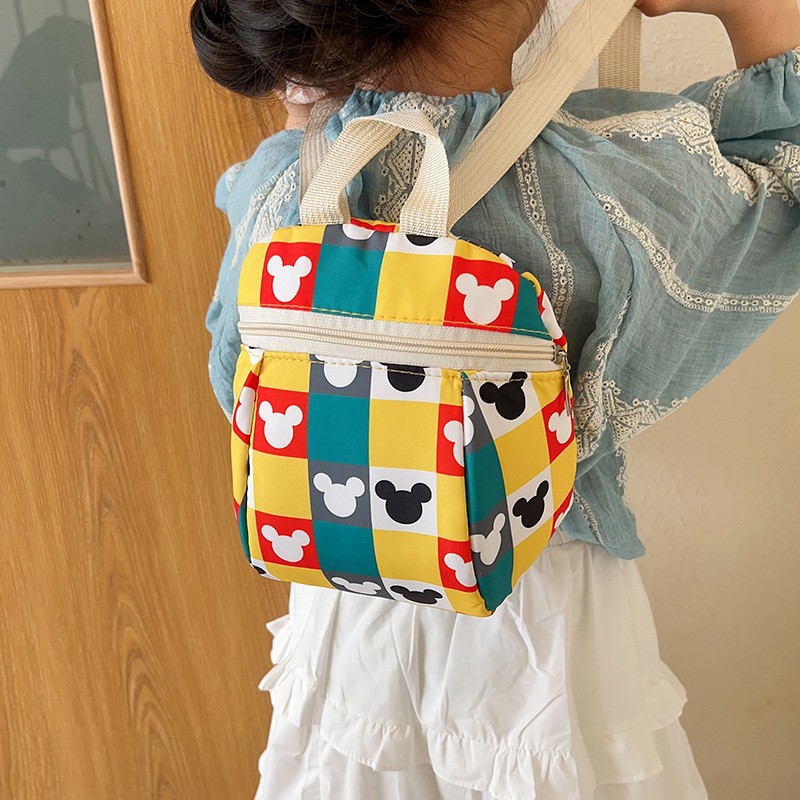 New high-appeal cartoon backpacks for children and lightweight small backpacks for primary school students are selling well in kindergartens Application Scenario