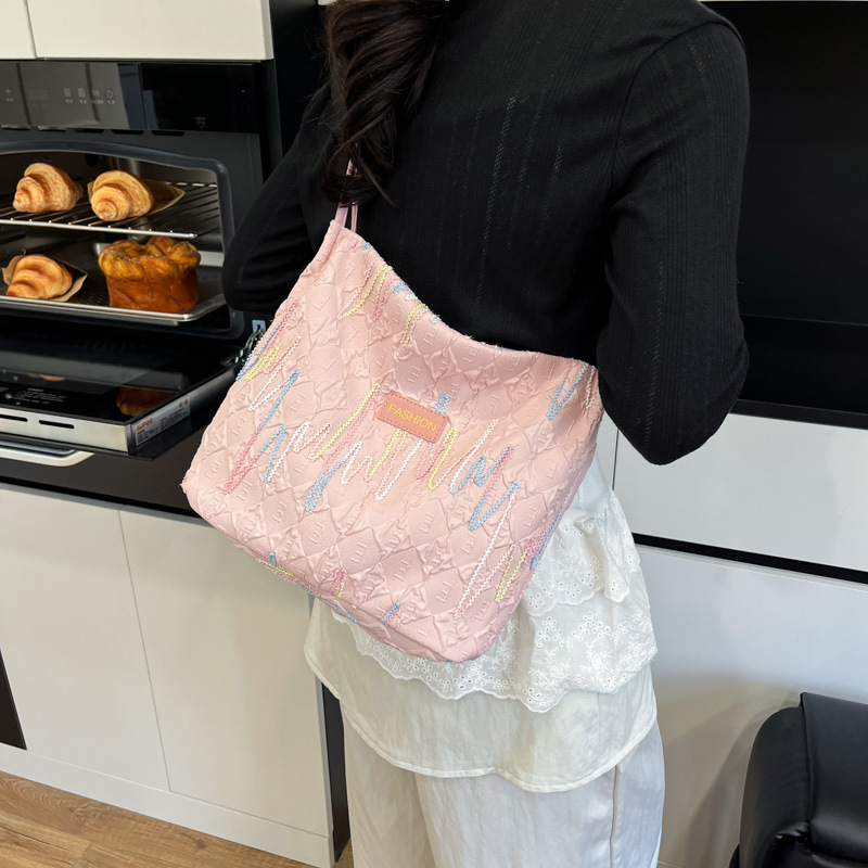 Korean design sense single-shoulder bag for women, 2025 new large-capacity commuter casual underarm bag, student class cloth bag details Picture
