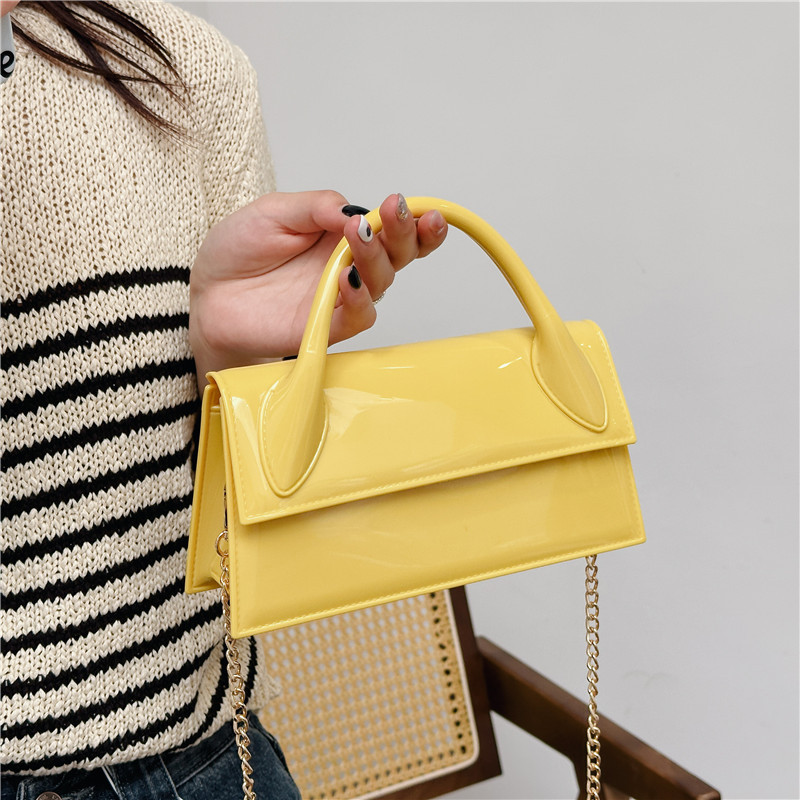 This is a new summer pvc women's bag for cross-border trade in 2025. It is a trendy macaron-colored bag that is fashionable and simple. It is a single-shoulder crossbody bag details Picture