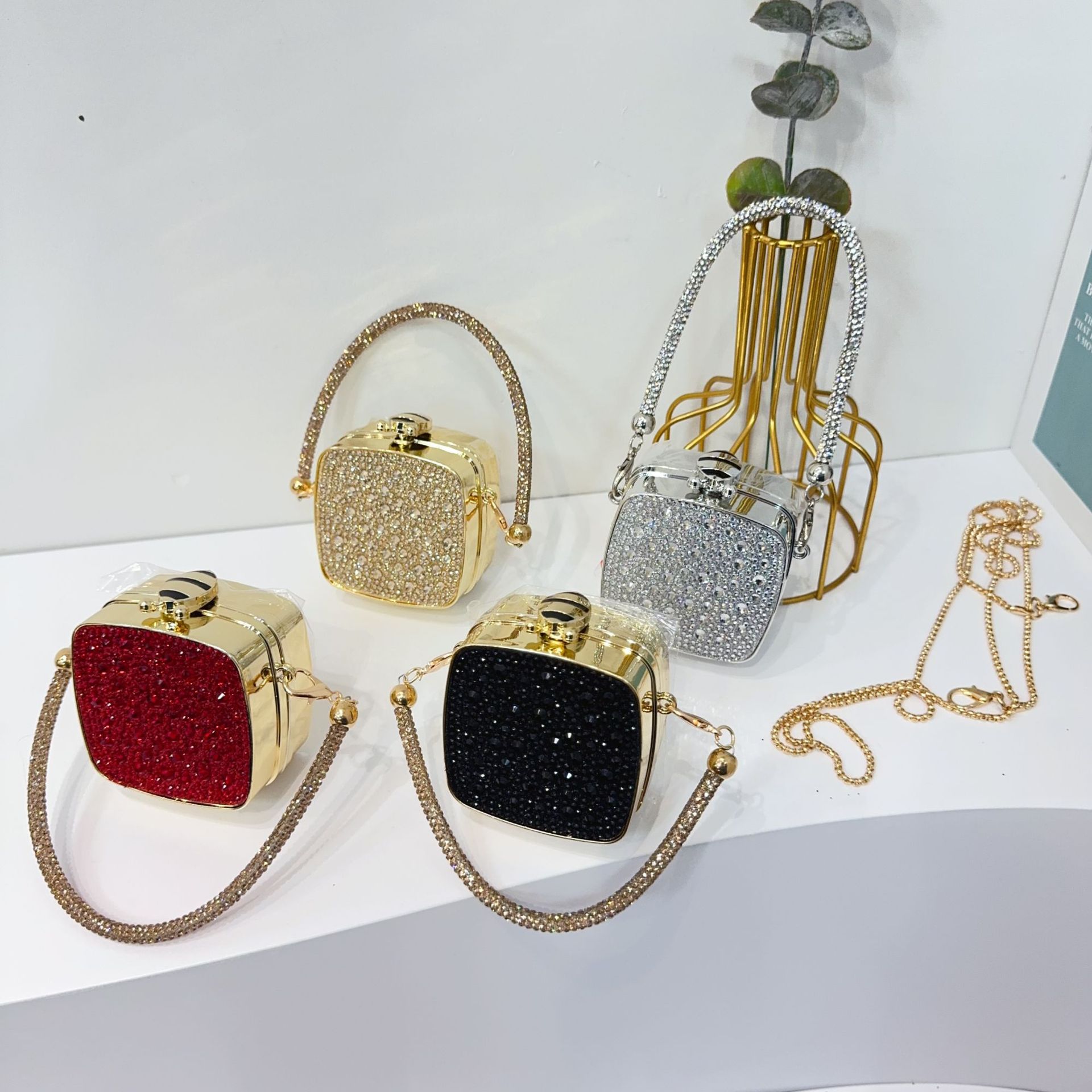 Cross-border summer new acrylic bag, diamond-encrusted box bag, women's fashionable and personalized mini bag, children's bag, coin purse Specification drawing
