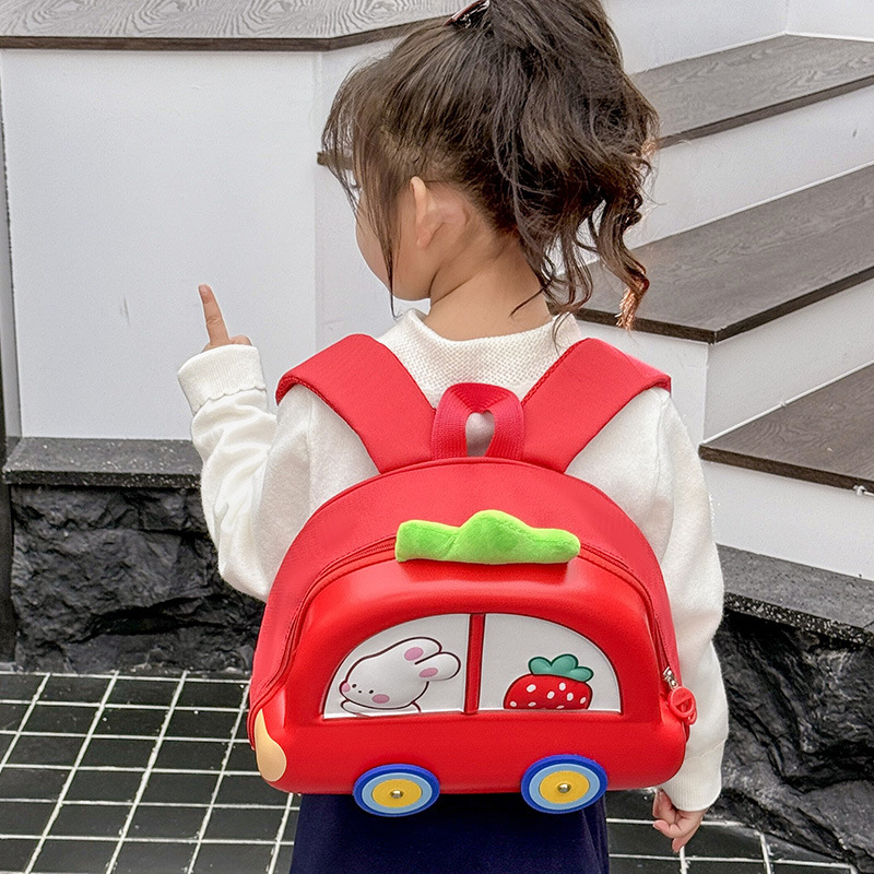 New cute cartoon children's schoolbag hard shell bag for 3-6 years old girls, lightweight and lightening kindergarten schoolbag Application Scenario