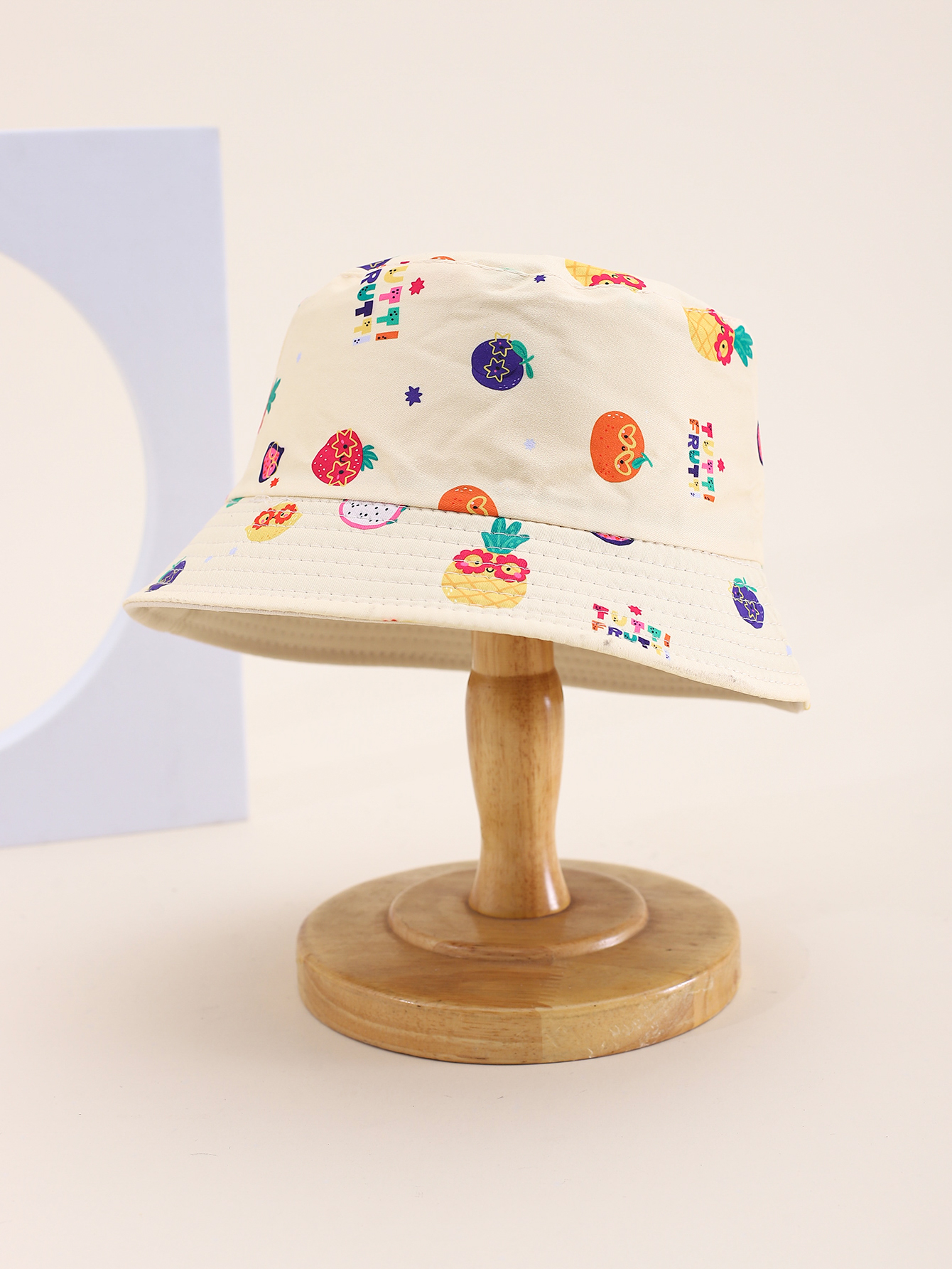 Spring and summer bestsellers: Children's fruit glasses with printed double-sided fisherman hats. Cute cartoon classic, versatile and personalized. Children's double-sided fisherman hats, all with a pier circumference of 54CM Specification drawing