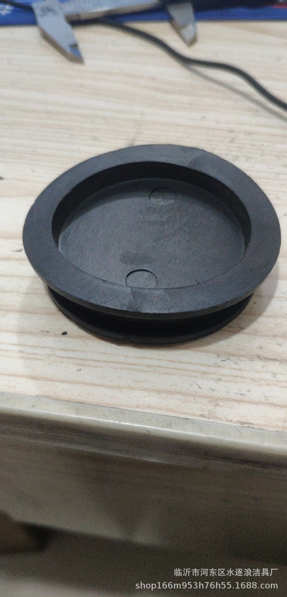 Squat toilet flange, squat pit rubber ring accessories, flushing pipe, rubber stopper, large and small head, double-hole toilet, pit distance modification, sealing plug Application Scenario