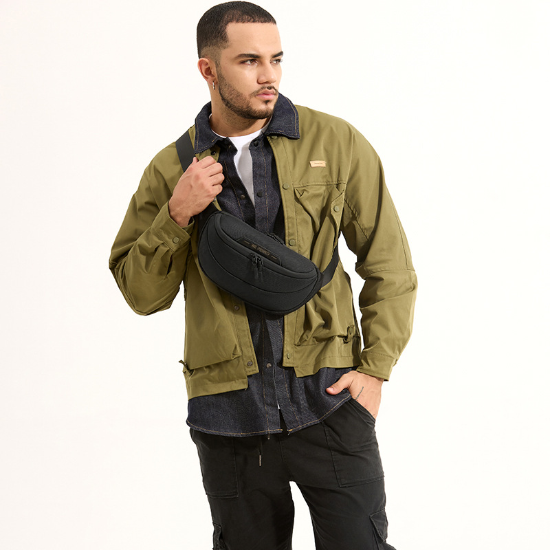 The new WEPOWER commuter chest bag is a men's crossbody bag, a cycling crossbody bag and an outdoor waterproof waist bag details Picture