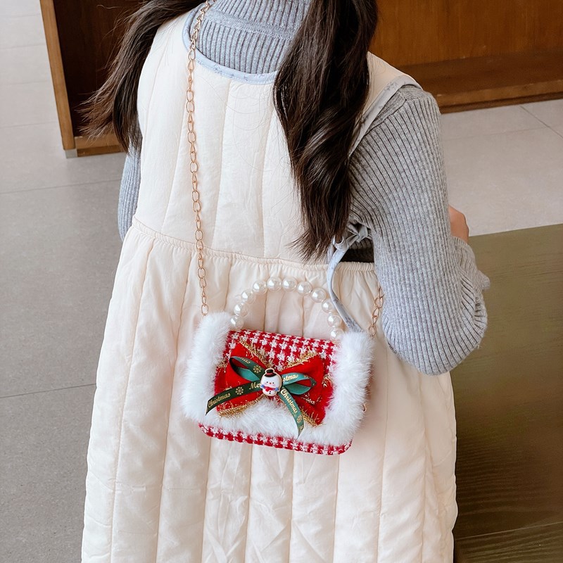 New ribbon bow children's bag, popular princess crossbody handbag, Chanel style fashionable pearl coin purse Application Scenario