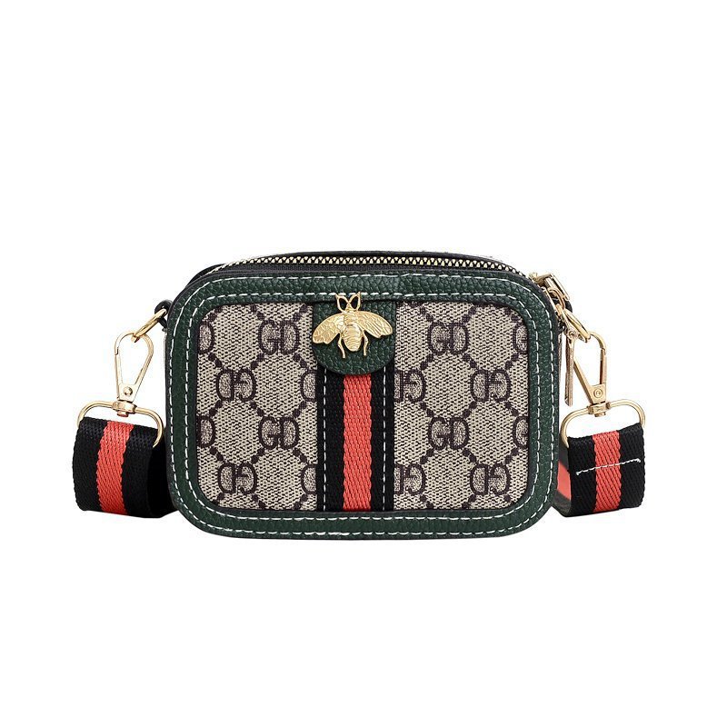 The 2023 new style of children's bags: a cute and versatile crossbody bag for girls, a stylish single-shoulder bag for little girls, and a cute princess mini bag Item Picture