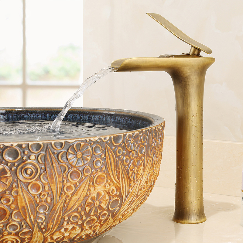 All-copper waterfall faucet, bathroom washbasin, countertop basin, cold and hot retro faucet, white and gold full figure