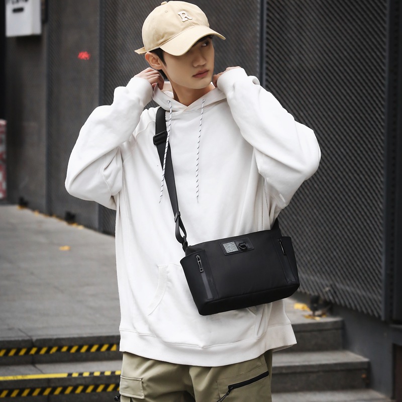 The new WEPOWER simple and casual crossbody bag is a fashionable and trendy small crossbody bag for men's business trips Specification drawing