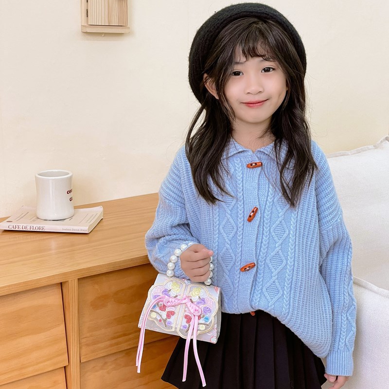 New Chinese-style girls' single-shoulder bag, sweet pearl hand-held princess handbag, cute tassel mini chain children's bag Application Scenario
