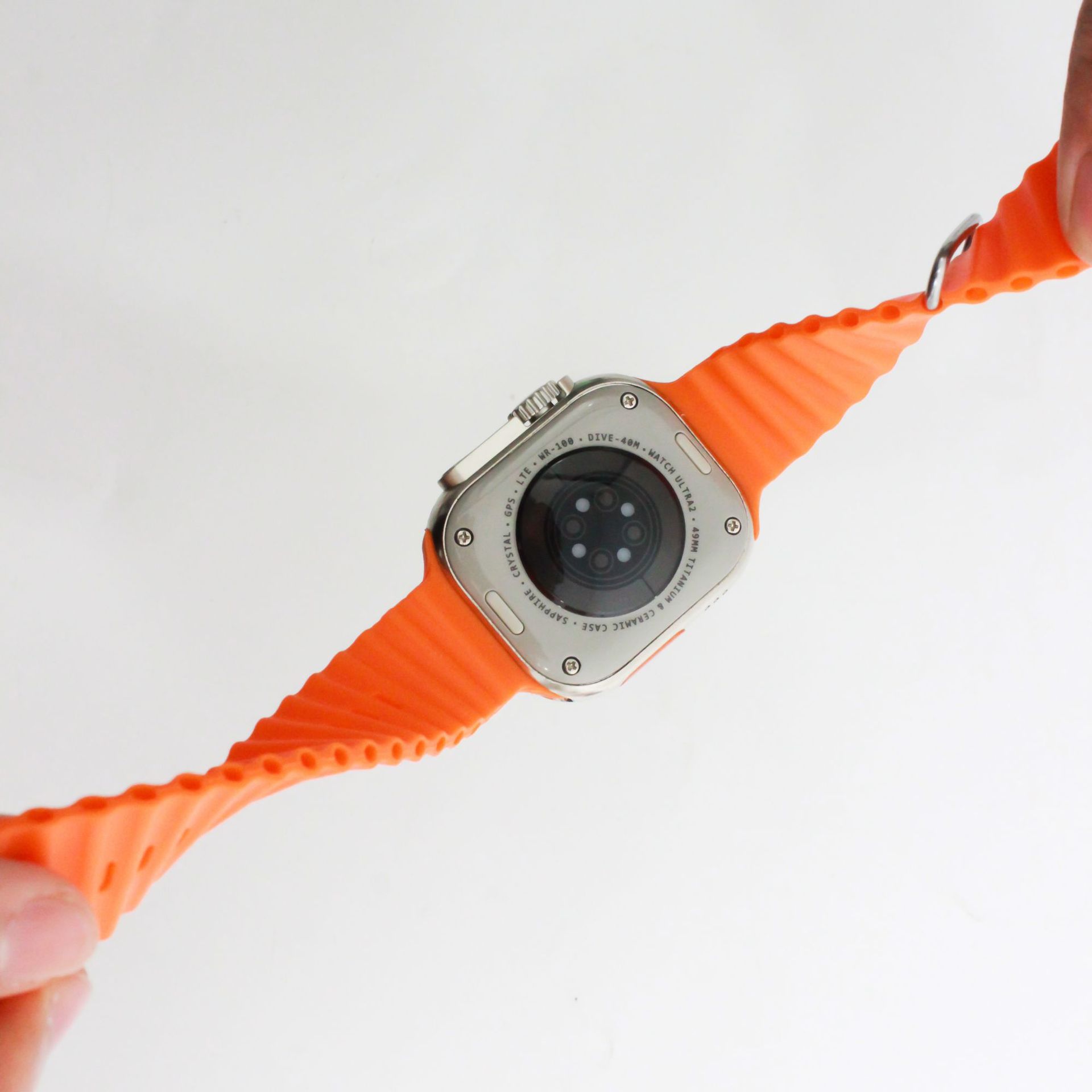 Suitable for AppleWatch6/7/8/SE/Ultra Ocean Band monochrome double-buckle silicone band Application Scenario