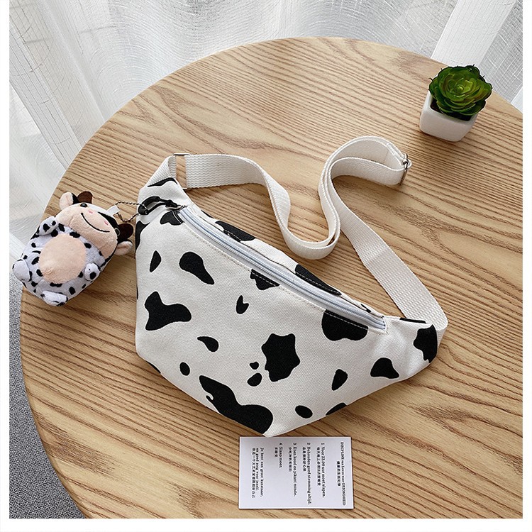 Korean Instagram canvas cow pattern crossbody bag, Japanese Harajuku style fashionable girl, cute student chest bag and waist bag girl Application Scenario