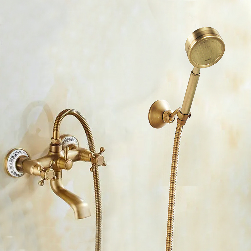 New antique-style pressurized shower head, extended rotating black antique electroplated gold shower faucet on the side of the bathroom bathtub Application Scenario