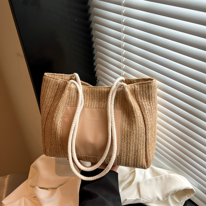 Cross-border women's single-shoulder beach bag, new woven bag, straw woven tote bag, Korean style girls' fashionable women's bag, handbag Application Scenario