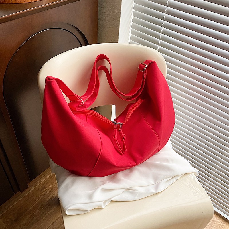 The retro Korean-style dumpling bag 2024 new large-capacity simple and casual bag, a casual single-shoulder tote bag, is selling well for women Specification drawing