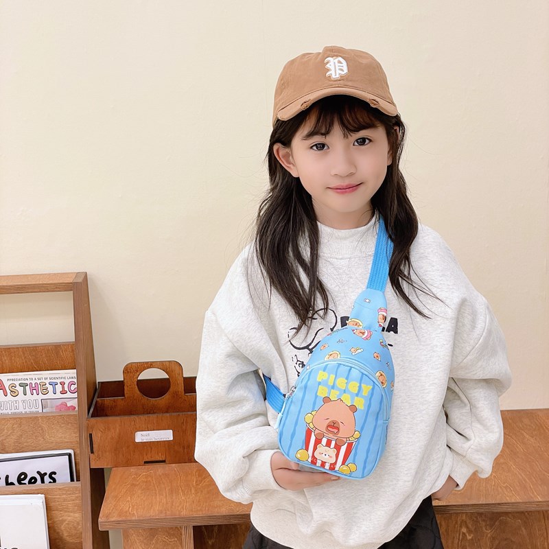 A new printed children's bag featuring cute and stylish Japanese cartoon boys' and girls' chest bags and Capibara baby coin purse Application Scenario