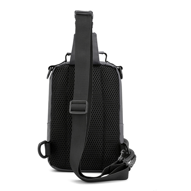 Factory direct sales of new multi-functional men's chest bags, fashionable and casual single-shoulder crossbody bags, outdoor travel small bags, cross-border Application Scenario