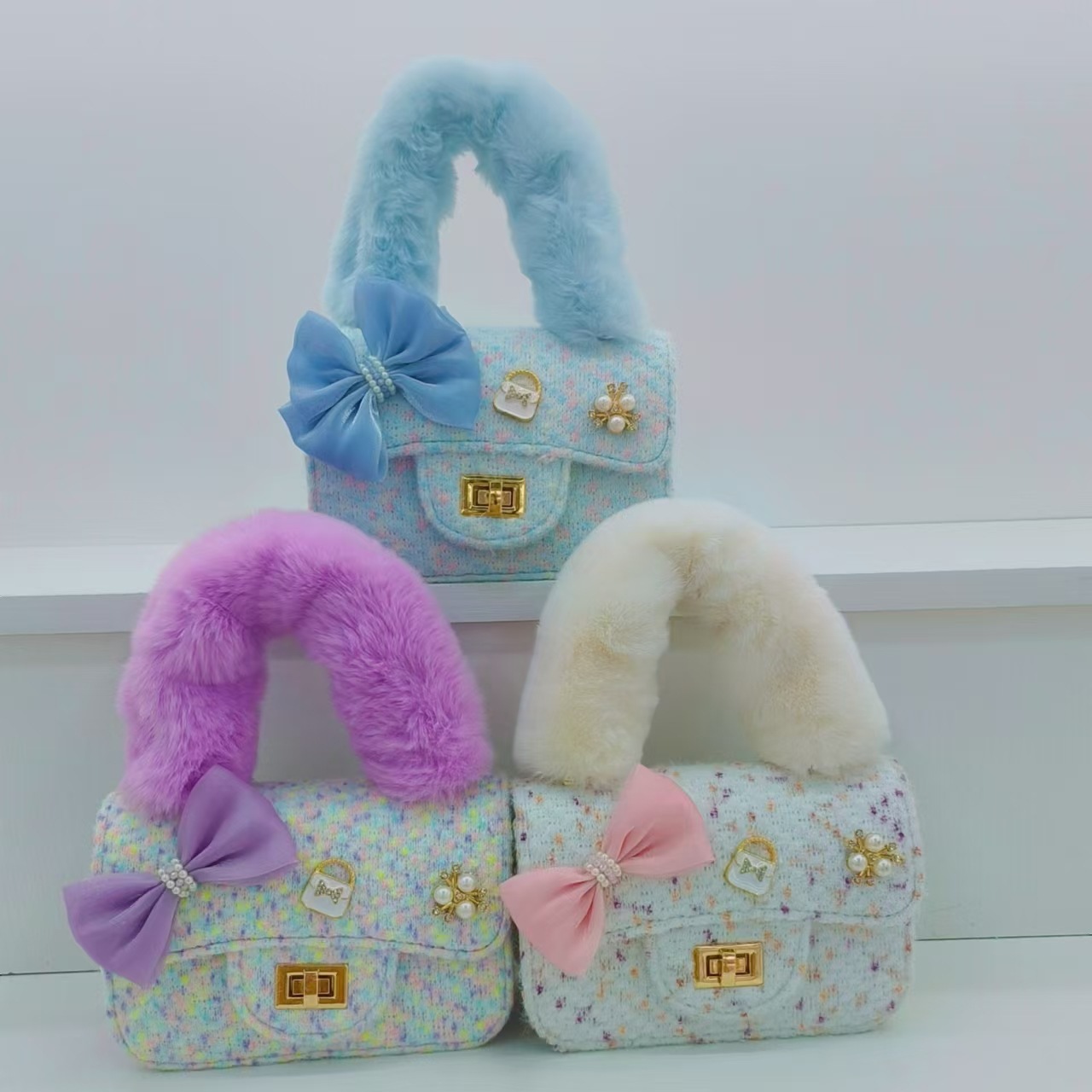 Bow plush handbag, princess bag, stylish little girl shoulder bag, accessory crossbody bag, small square bag, coin purse Specification drawing