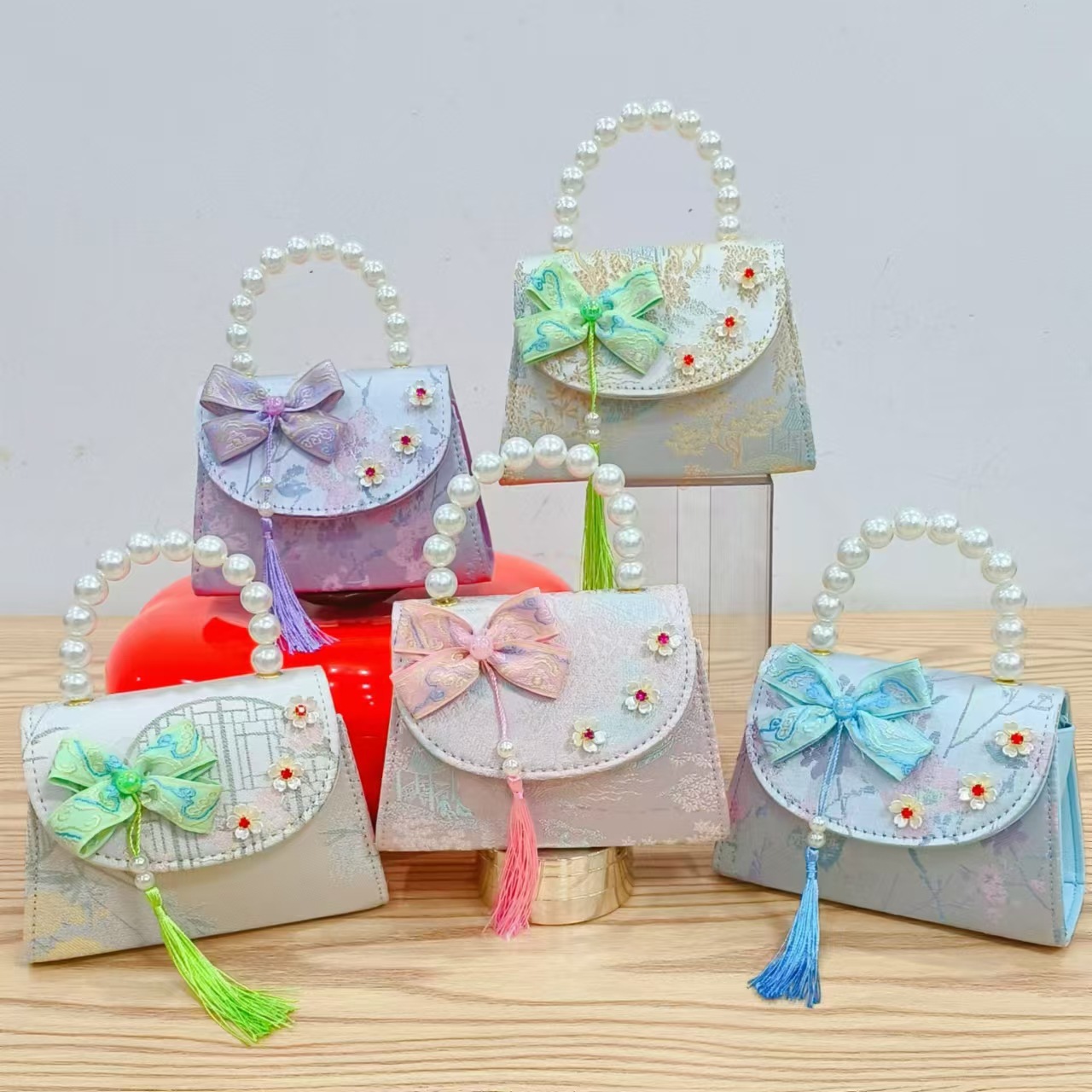 Children's bag, Chinese-style bow, tassel, girls' Hanfu accessories crossbody bag, princess pearl hand-held storage coin purse details Picture