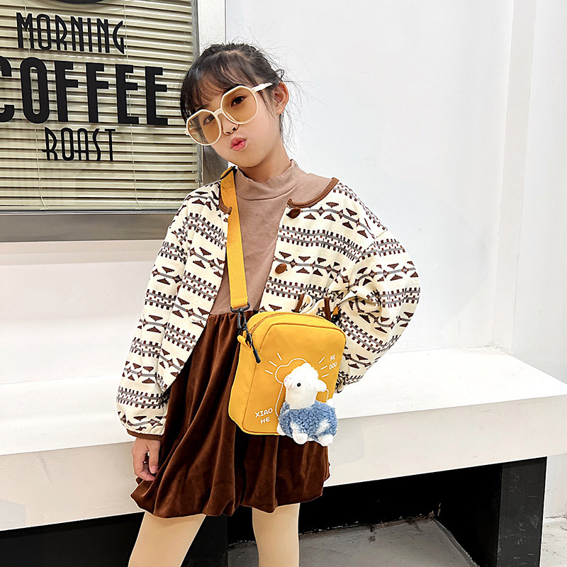 Japanese nylon small bag 2022 Spring New style trendy Korean Instagram small square bag personalized alpaca single-shoulder crossbody bag details Picture