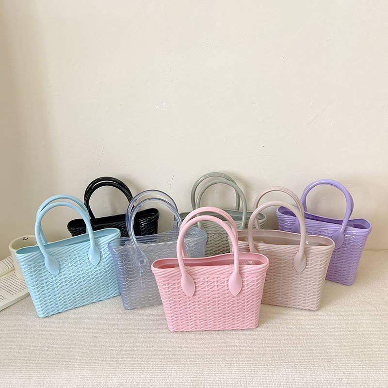 The 2025 summer new jelly bag with woven patterns and straw woven vegetable basket bag is simple, single-shoulder, slanted and has a large capacity for women full figure