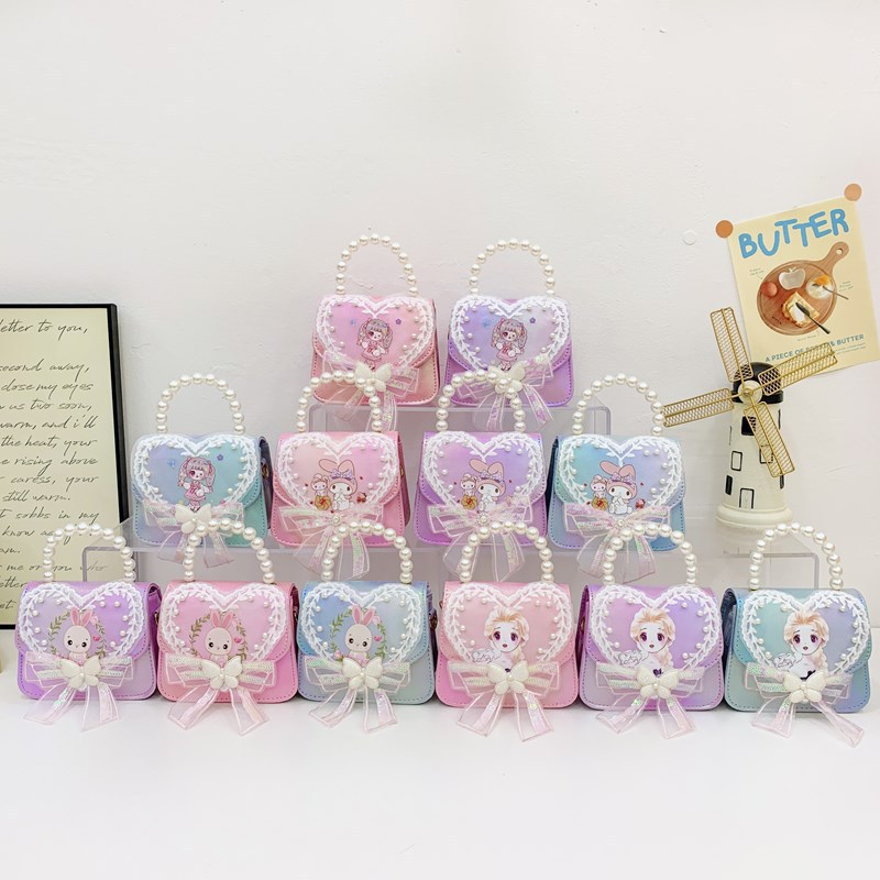 Korean cute little girl handbag, sweet and heartwarming niche single-shoulder bag, 2024 new cartoon princess crossbody bag full figure