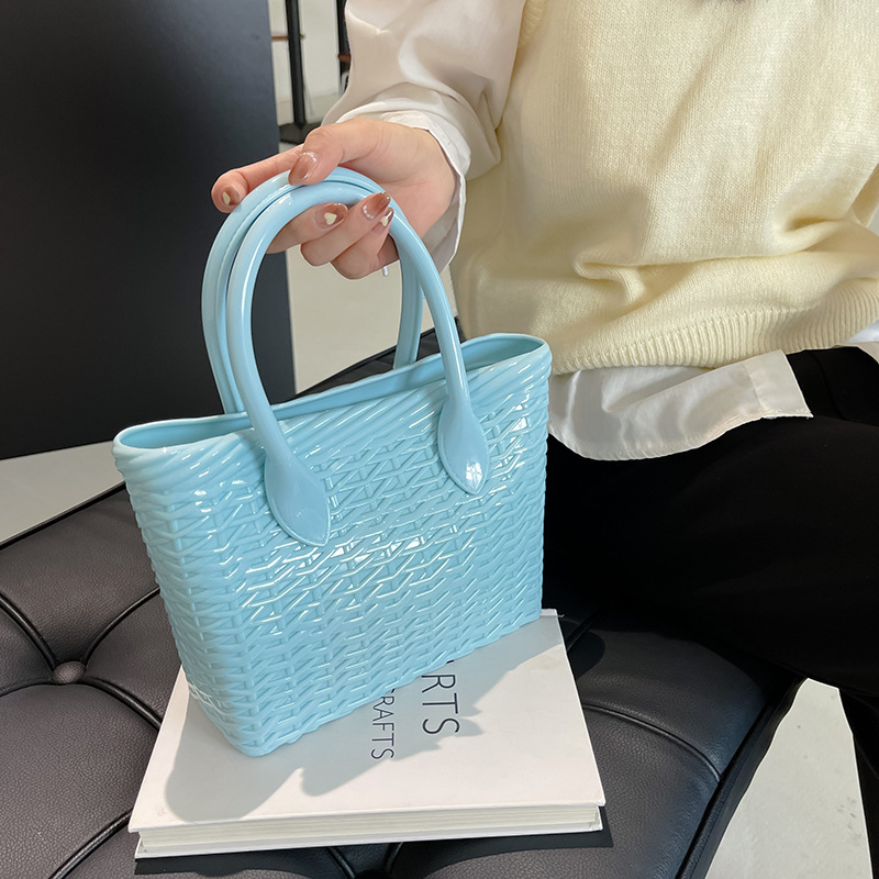The 2025 summer new jelly bag with woven patterns and straw woven vegetable basket bag is simple, single-shoulder, slanted and has a large capacity for women Item Picture