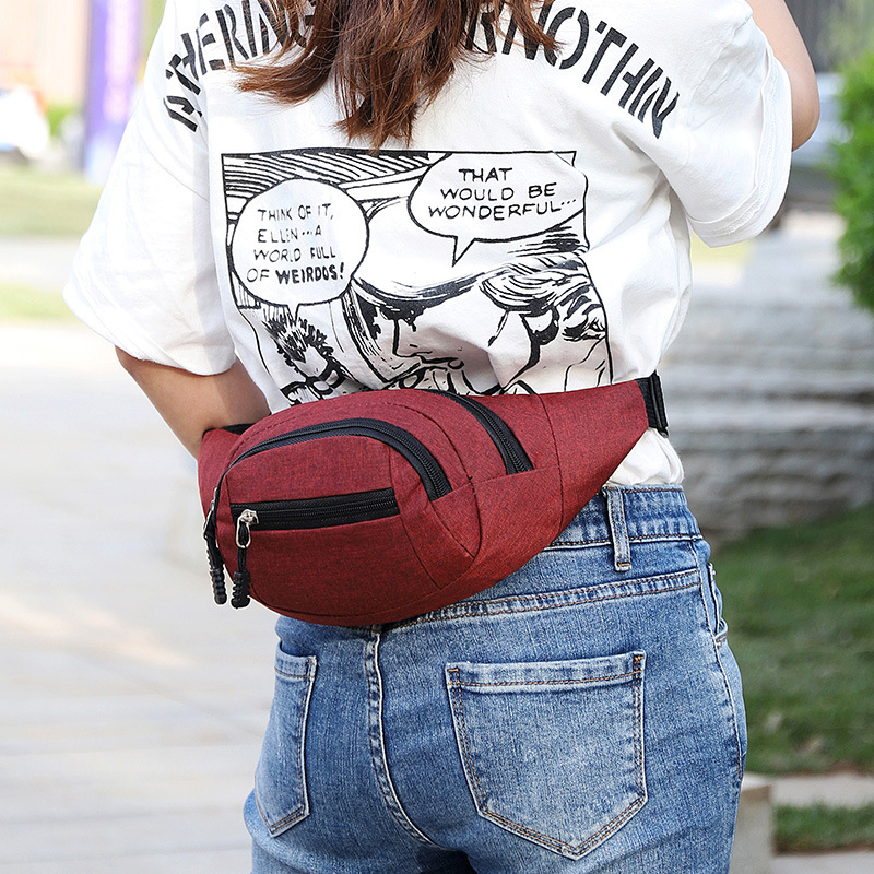 The manufacturer wholesals new types of waist bags, men's water-resistant chest and crossbody bags, outdoor running mobile phone bags, and women's loose change cash register bags Application Scenario