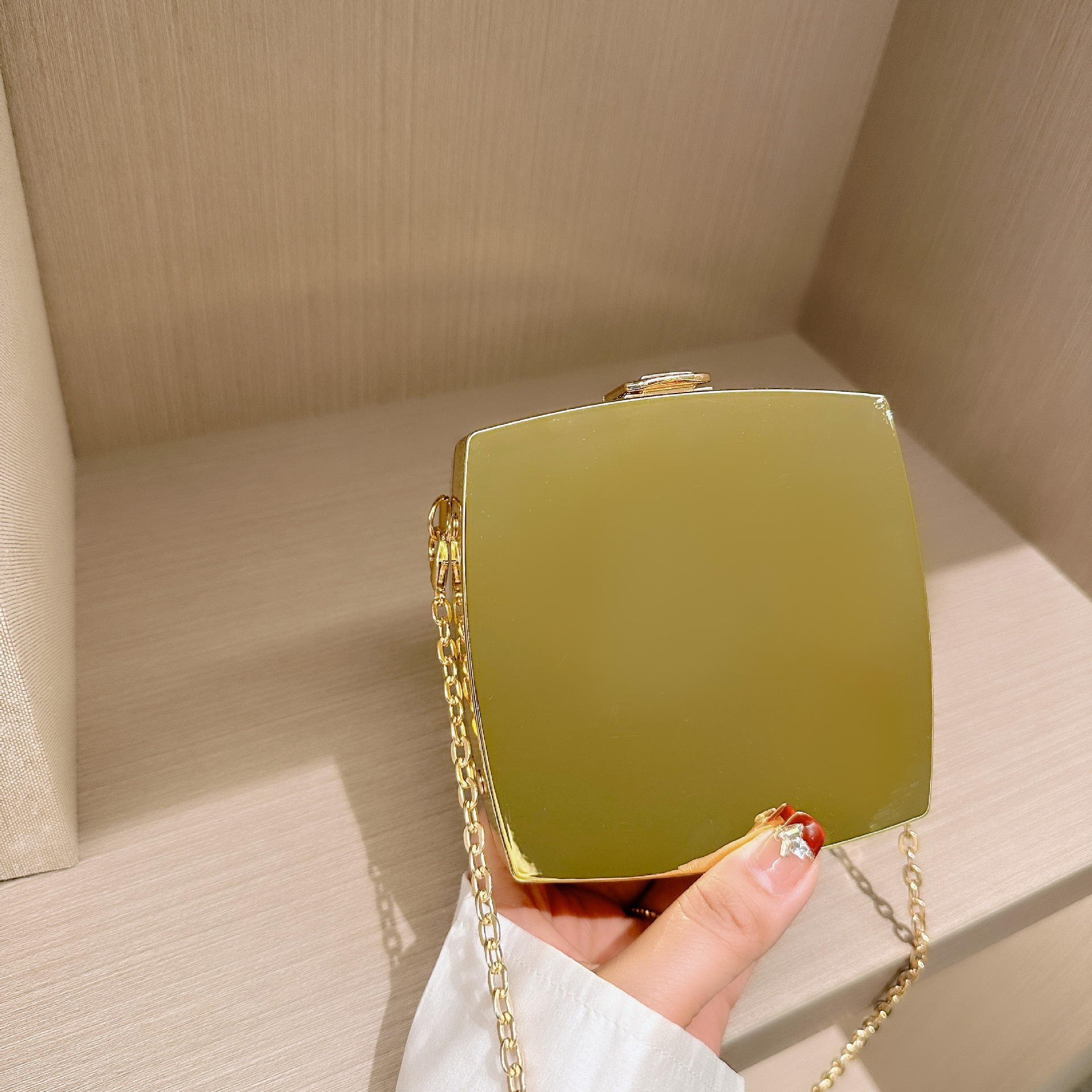 2025 New acrylic bag, square box bag, single-shoulder crossbody chain, women's makeup bag, fashionable cross-border clutch details Picture