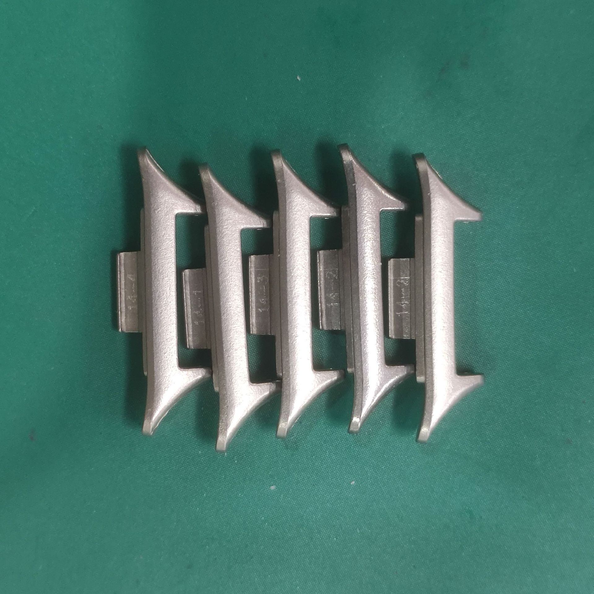 The metal head of Redmi watch4 is 14/20/22mm, suitable for the Mi Band 8pro connector details Picture