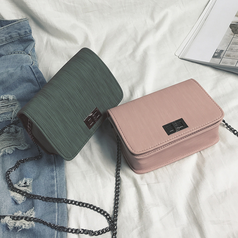 2021 New style bags: Women's chain small square bag, simple crossbody bag, Korean-style lock shoulder bag, fashionable mobile phone bag, trendy full figure