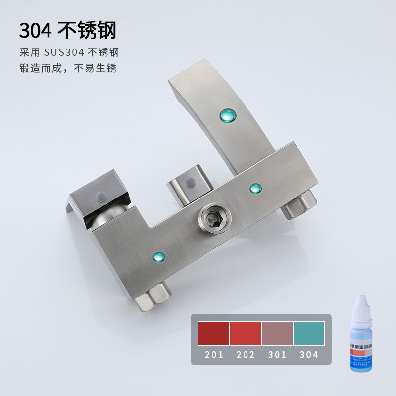 A complete set of new type of exposed extended nozzle three-function stainless steel bathroom shower heads Application Scenario