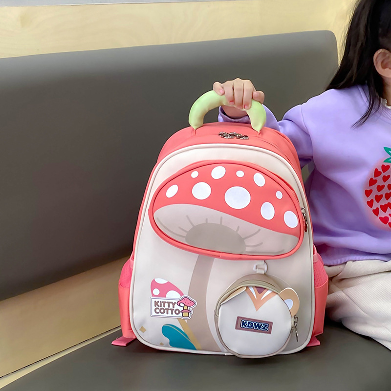 Kindergarten schoolbags, cartoon children's backpacks, light backpacks for middle and senior class children, and schoolbags for boys and girls in preschool classes Specification drawing