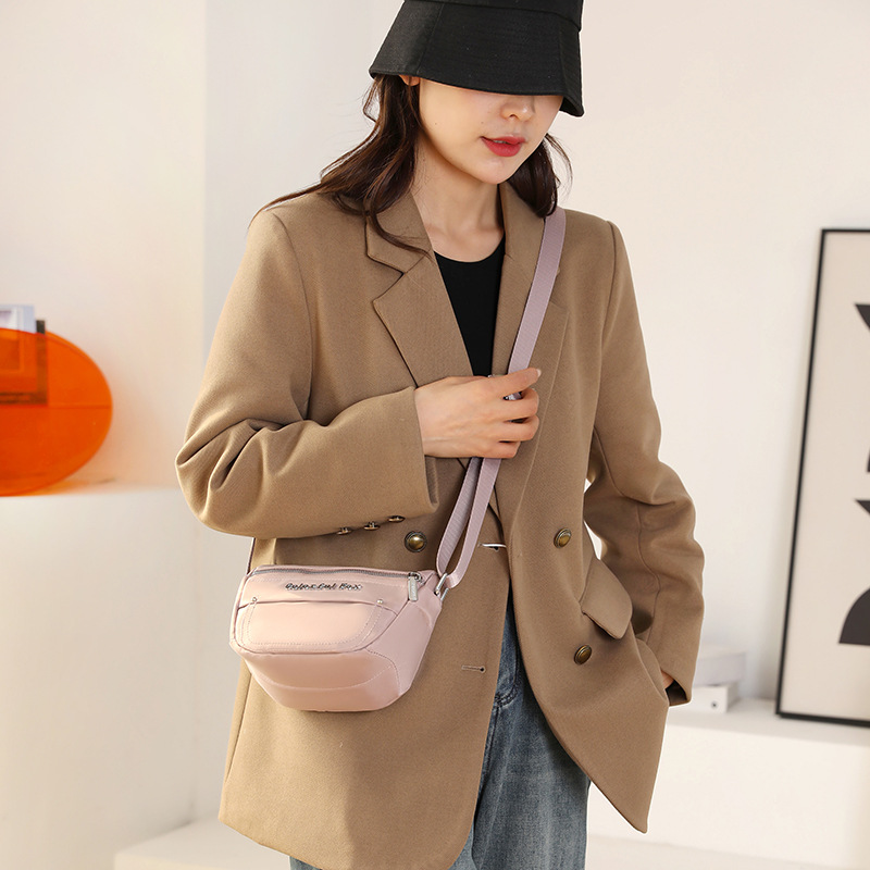 Colorful Fox Lady mini Shoulder Bag, outdoor casual and simple phone bag, water-resistant and fashionable crossbody bag details Picture
